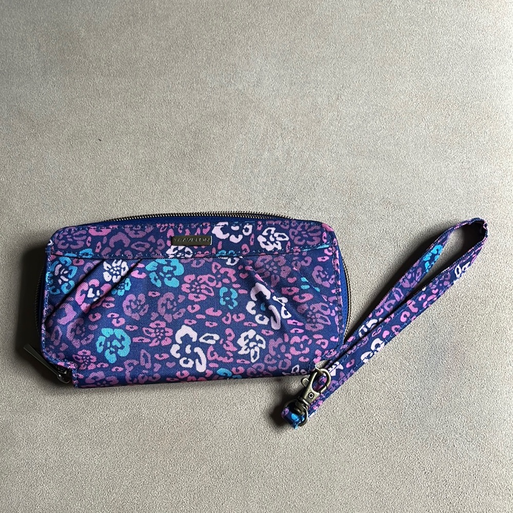 Travelon RFID Blocking Wallet